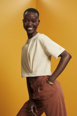 Esprit Women Cropped crewneck T-shirt Beige T-Shirts D2B4J4195